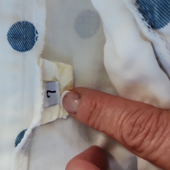 Women's White and Blue Polka Dot Shorts, Size 7 - Picture 3 of 6